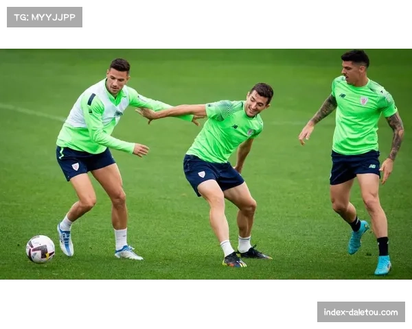 深度复盘：赫罗纳2-2战平毕巴，米歇尔“伪九号”战术与巴尔韦德高压逼抢的九十分钟博弈。